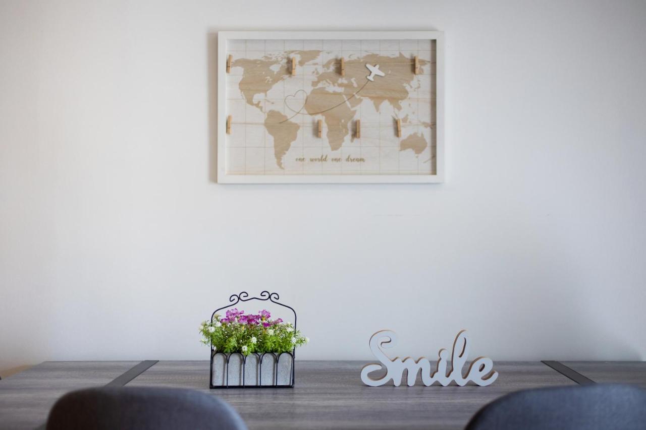 Panoramic View Apartment Next To Acropolis 아테네 외부 사진